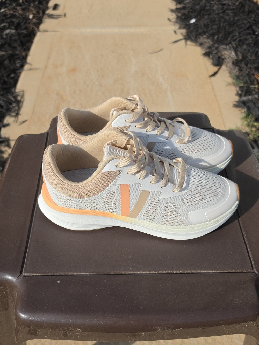 Vionic Limitless Unisex Sneaker Marshmallow/Aprico Womens 7 Mens 6 Tennis Shoe